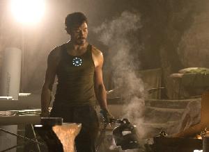 Tony Stark bastelt heimlich an seiner Rüstung