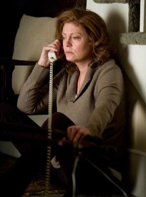 Bestürzt erfährt Joan Deerfield (Susan Sarandon) vom Tod des Sohnes